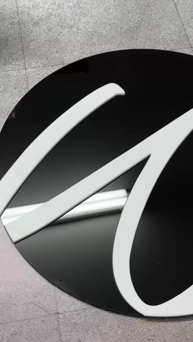 Instagram post from garabato_digital. This post is in position 5.